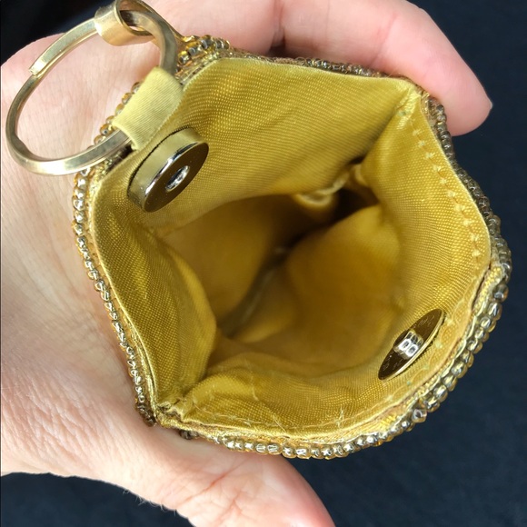 Small Gold Beaded & Sequined Pouch with Metal Clip - Picture 6 of 8